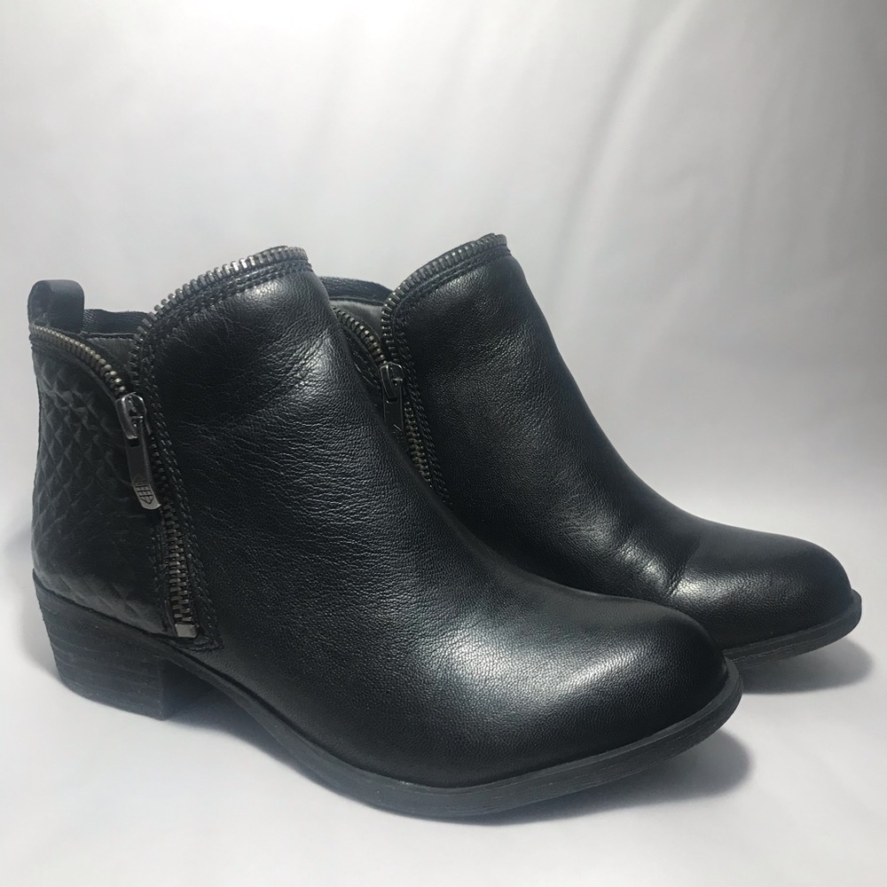 VINCE CAMUTO Leather Ankle Boots Booties